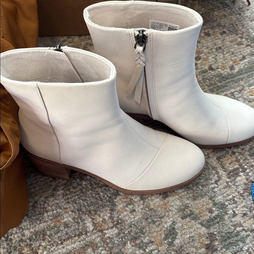 TOMS Women's Off-White Heeled Boots - Picture 3 of 5
